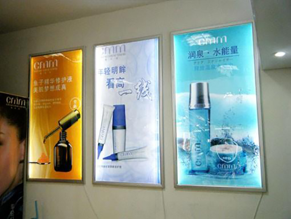 燈箱布與寫真布、噴繪布怎么區(qū)分？
